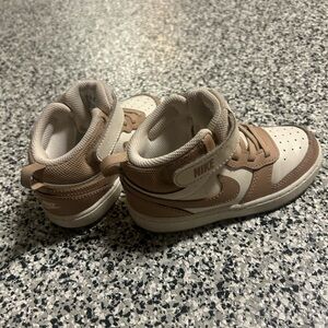 Nike Jordans Kids High-Top Sneakers - Brown and White